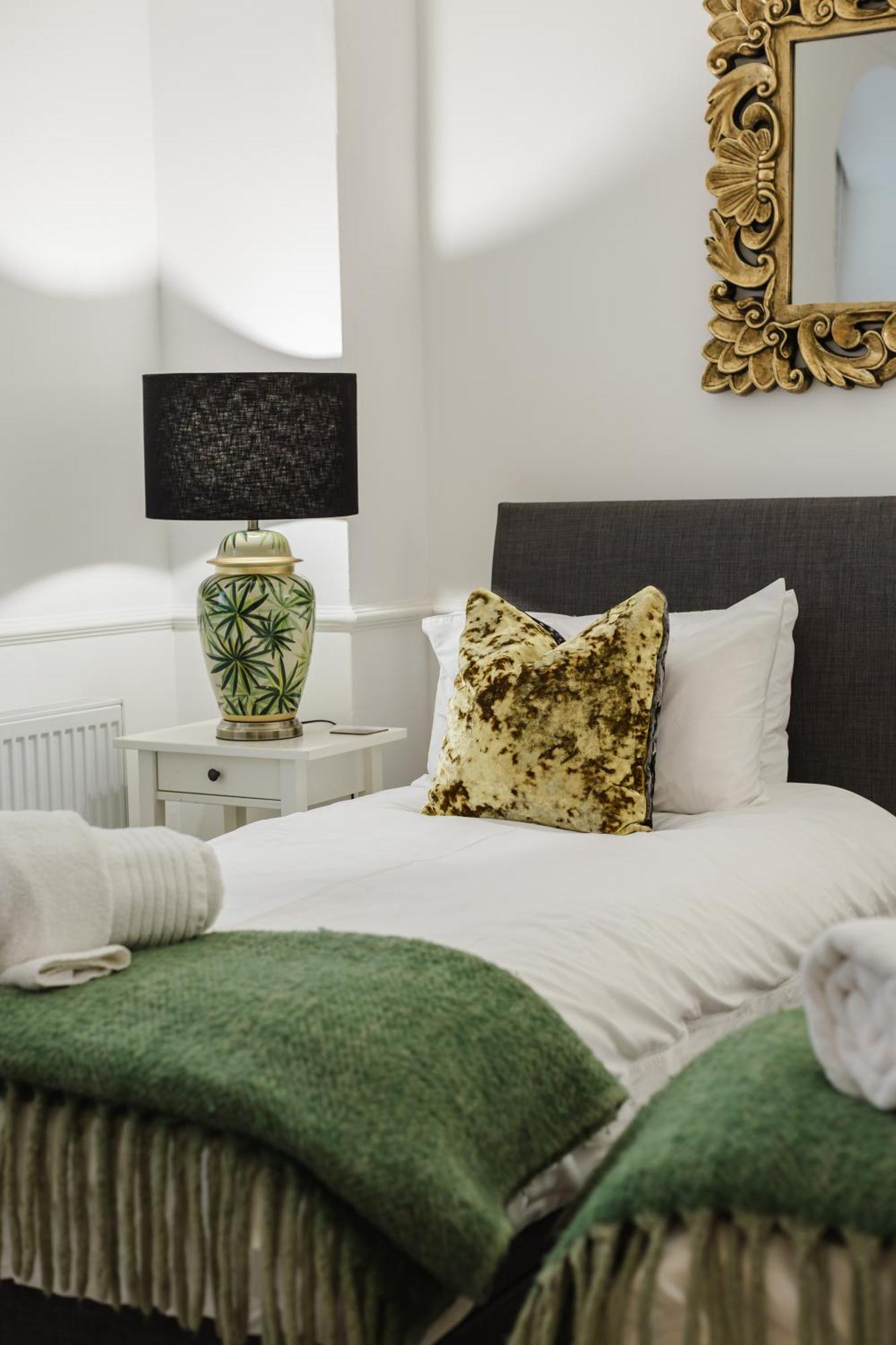 Olive Tree Apartment Hove ภายนอก รูปภาพ